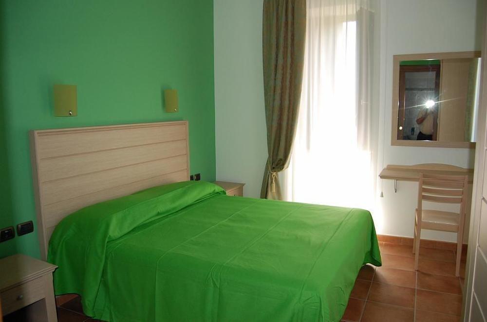 Agriturismo Parra Santa Lucia del Mela Eksteriør billede
