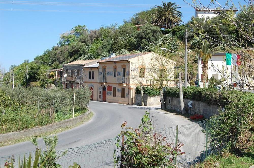 Agriturismo Parra Santa Lucia del Mela Eksteriør billede
