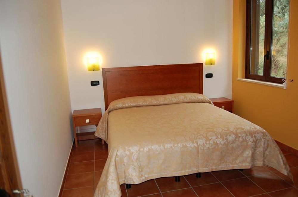 Agriturismo Parra Santa Lucia del Mela Eksteriør billede