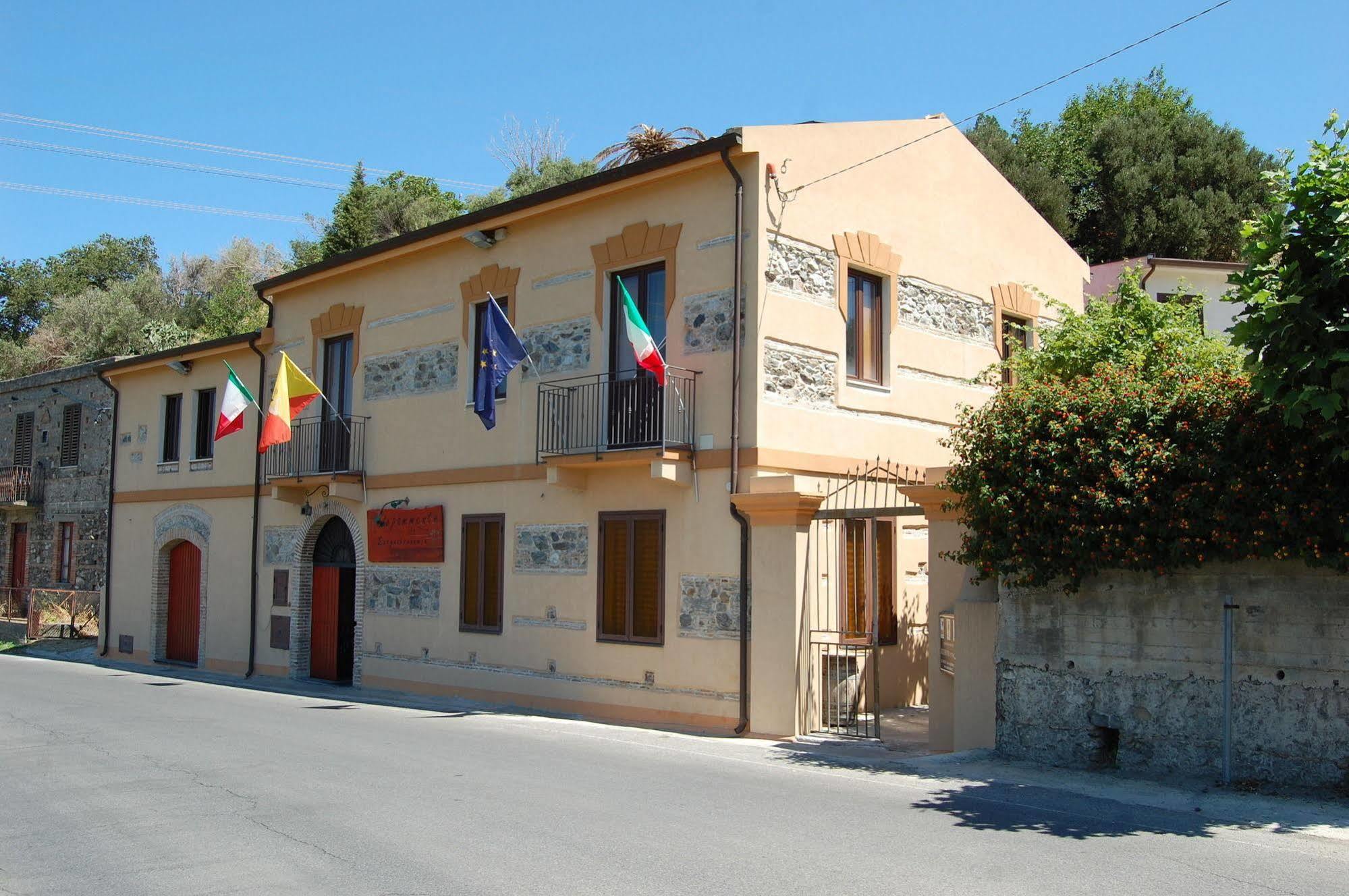 Agriturismo Parra Santa Lucia del Mela Eksteriør billede