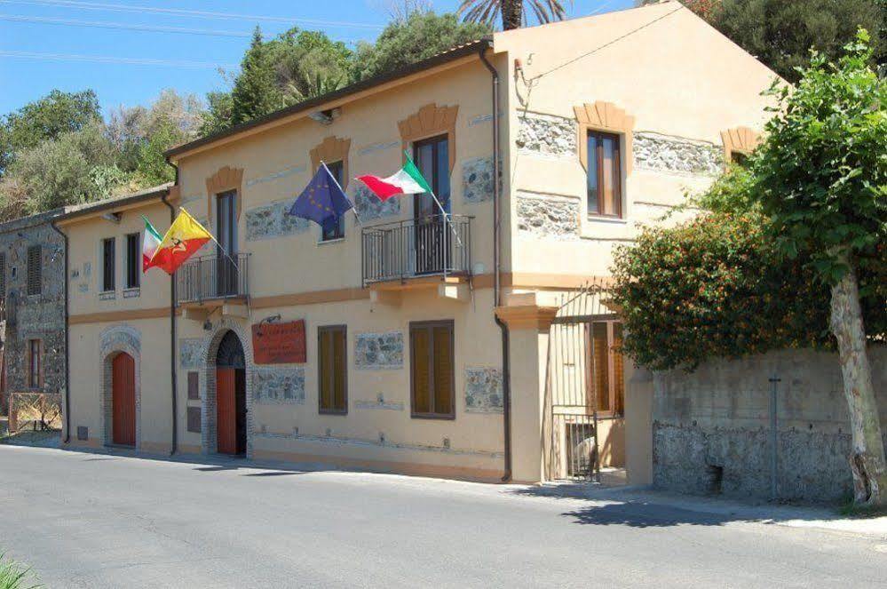 Agriturismo Parra Santa Lucia del Mela Eksteriør billede