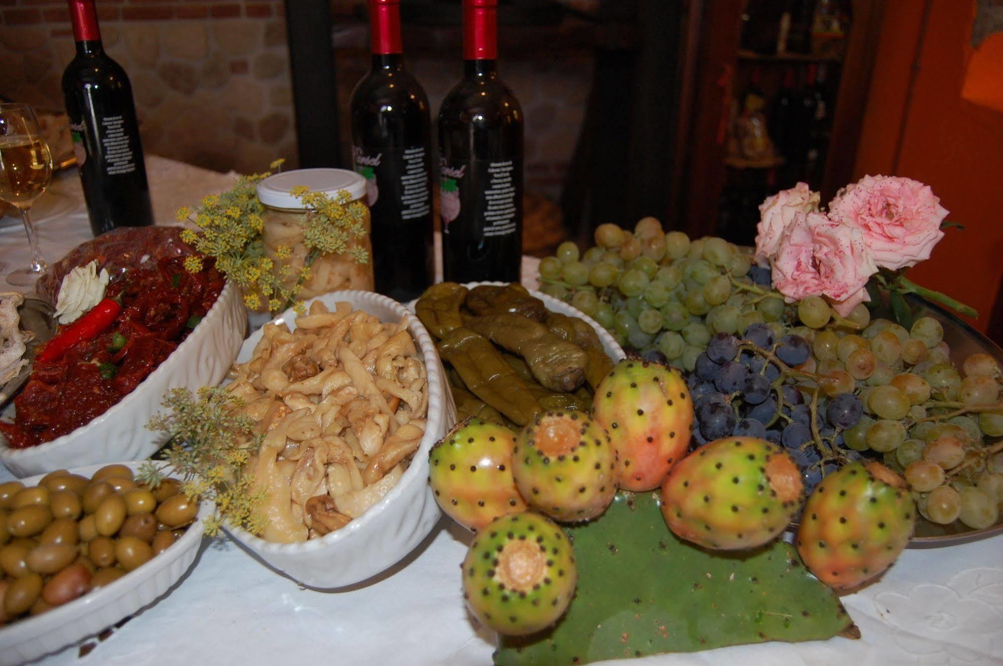 Agriturismo Parra Santa Lucia del Mela Eksteriør billede