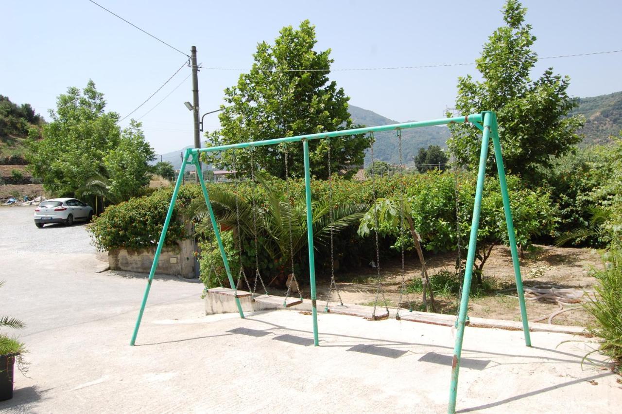 Agriturismo Parra Santa Lucia del Mela Eksteriør billede