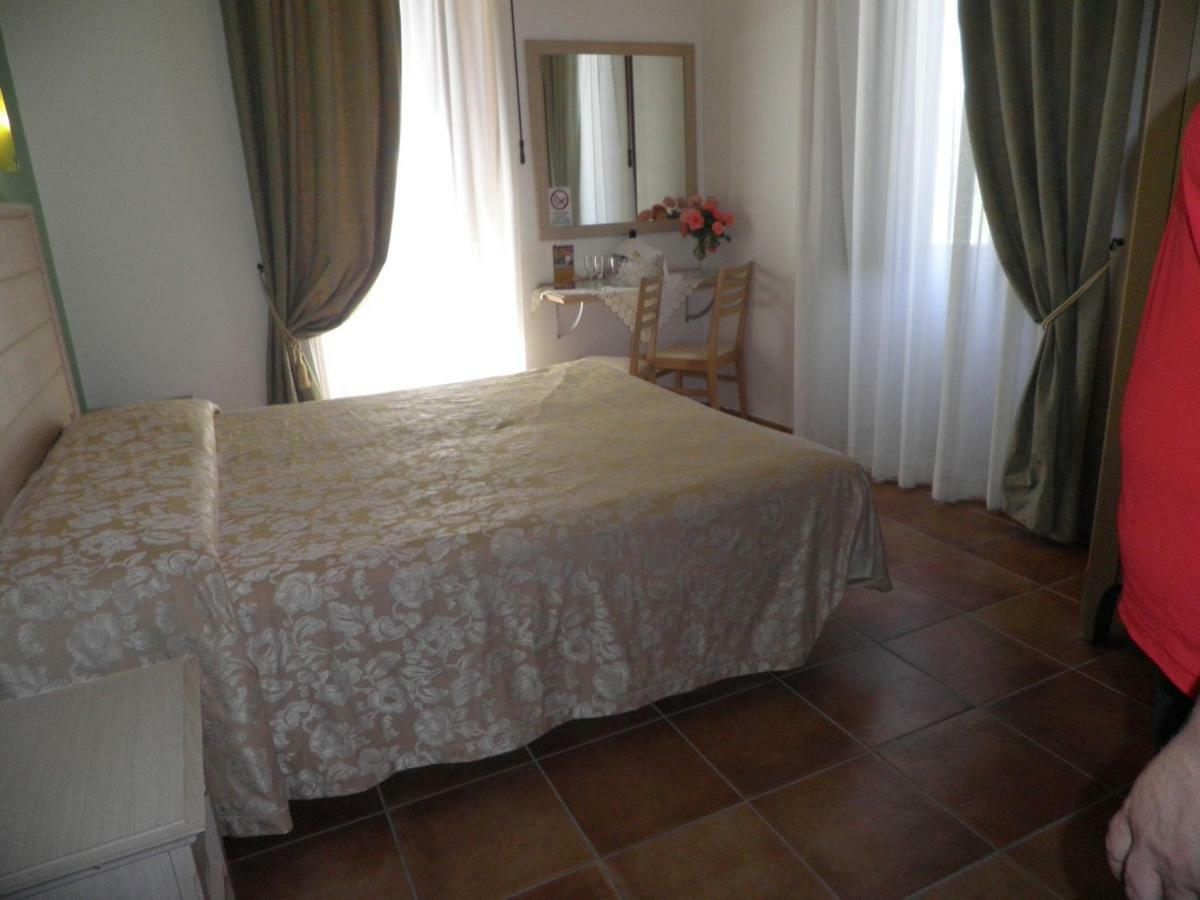 Agriturismo Parra Santa Lucia del Mela Eksteriør billede
